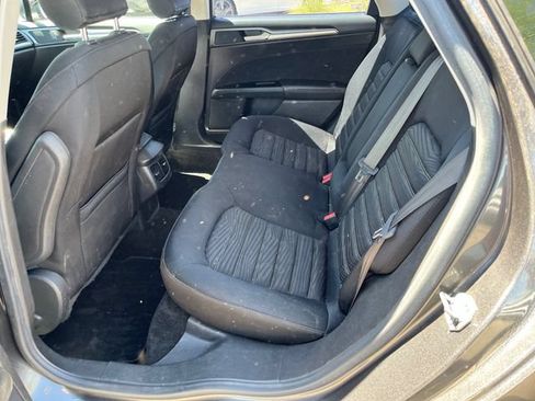 Used 2016 Ford Fusion SE FWD image 3