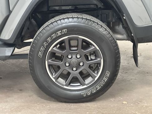 Certified 2021 Jeep Gladiator Overland w/ Cold Weather Group image 49