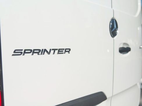 Used 2025 Mercedes-Benz Sprinter 2500 image 17