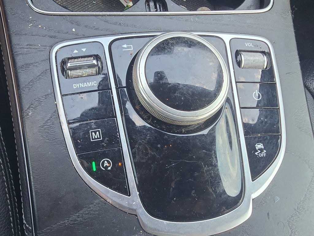 Used 2019 Mercedes-Benz GLC 300 4MATIC image 33