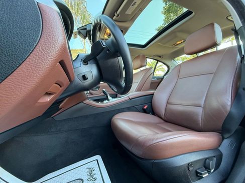 Used 2013 BMW 528i Sedan image 31