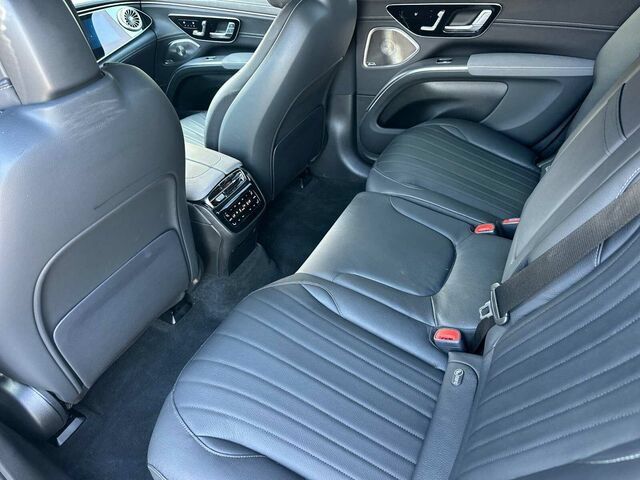 Used 2023 Mercedes-Benz EQS 580 4MATIC SUV w/ Acoustic Comfort Package image 14