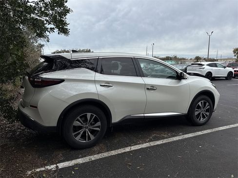 Certified 2023 Nissan Murano S image 6