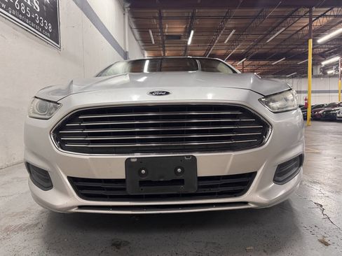 Used 2014 Ford Fusion SE image 3