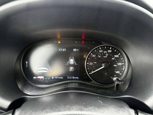 Used 2023 Nissan Kicks SR FWD image 21