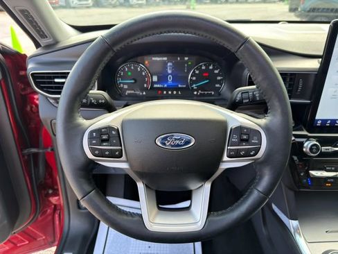 Used 2023 Ford Explorer Limited w/ Limited Technology Package image 36
