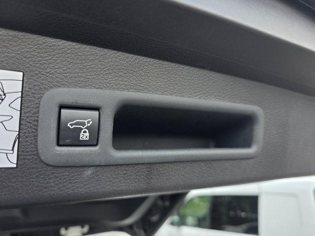 Used 2024 Toyota Sienna Platinum AWD/4WD image 15