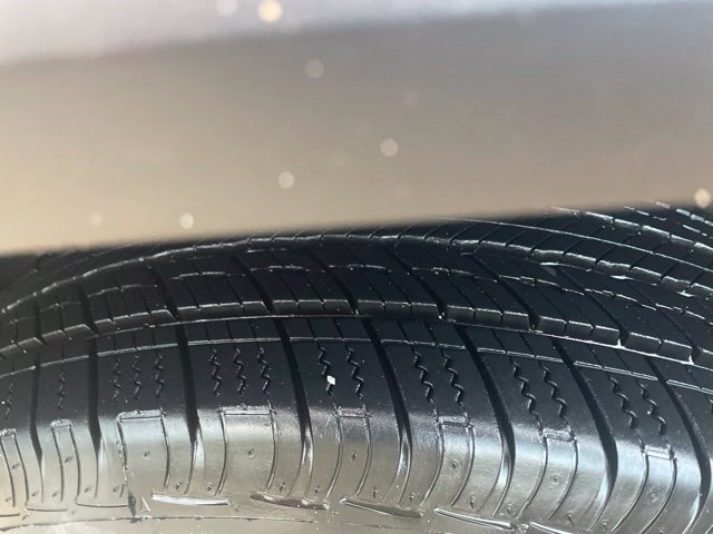 Used 2019 GMC Acadia SLT AWD/4WD image 2