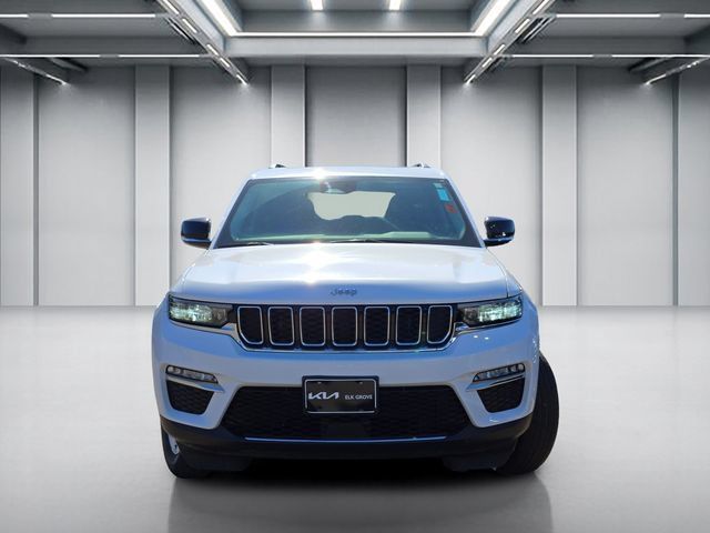 Used 2023 Jeep Grand Cherokee Limited AWD/4WD image 2
