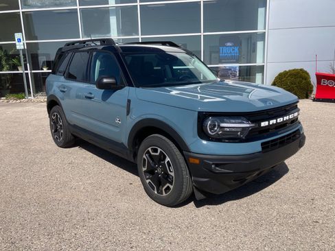 Used 2023 Ford Bronco Sport Outer Banks AWD/4WD image 1