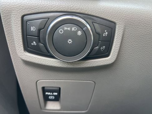 Used 2018 Ford F150 XL w/ Equipment Group 101A Mid RWD image 16