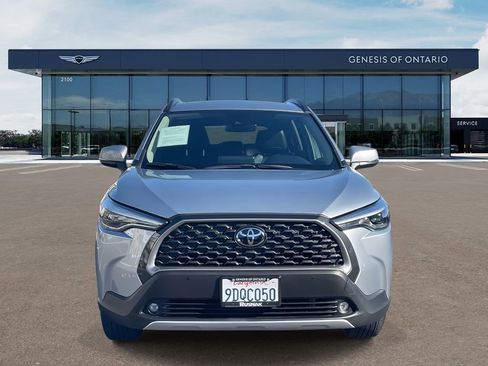 Used 2022 Toyota Corolla Cross XLE w/ Convenience Package image 2