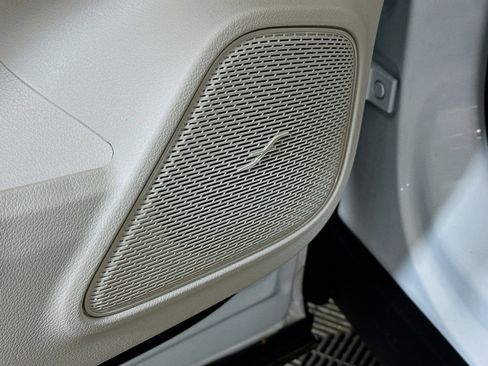 New 2026 Mercedes-Benz GLB 250 4MATIC image 18