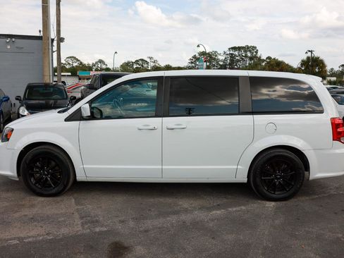Used 2019 Dodge Grand Caravan GT image 3