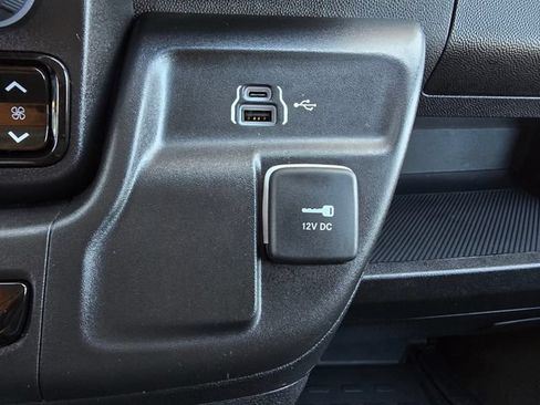 Used 2025 RAM ProMaster 1500 w/ Safety Group FWD image 16