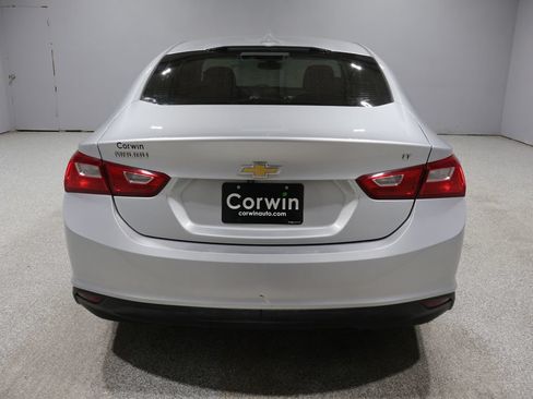 Used 2016 Chevrolet Malibu LT FWD image 3