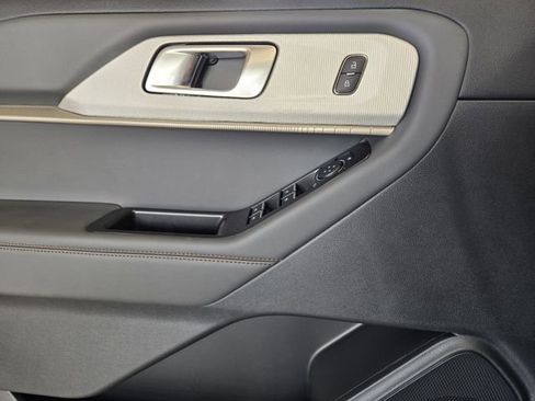 New 2026 Ford Explorer Active RWD image 16
