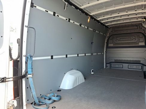 Used 2024 Mercedes-Benz Sprinter 2500 image 41