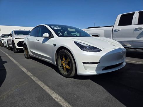 Used 2021 Tesla Model 3 Standard Range Plus RWD image 1