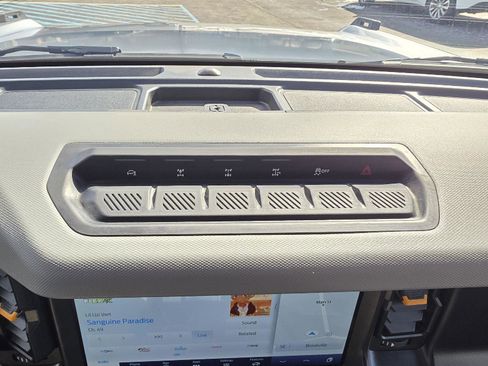 Used 2023 Ford Bronco Badlands image 17