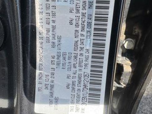 Used 2017 MAZDA MAZDA3 Sport w/ Preferred Equipment Package image 7