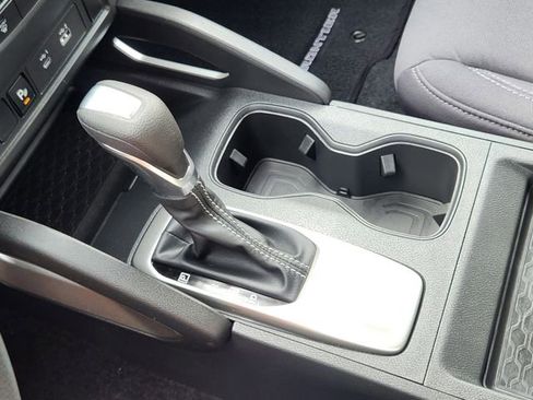 Used 2024 Nissan Frontier SV w/ Technology Package image 19