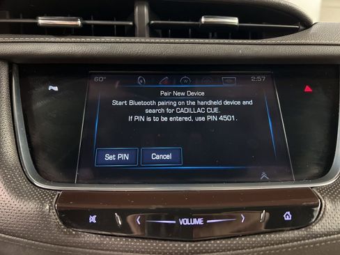 Used 2017 Cadillac XT5 Luxury w/ Driver Awareness Package AWD/4WD image 11