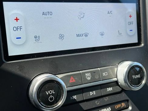 Used 2024 Ford Edge Titanium AWD/4WD image 15