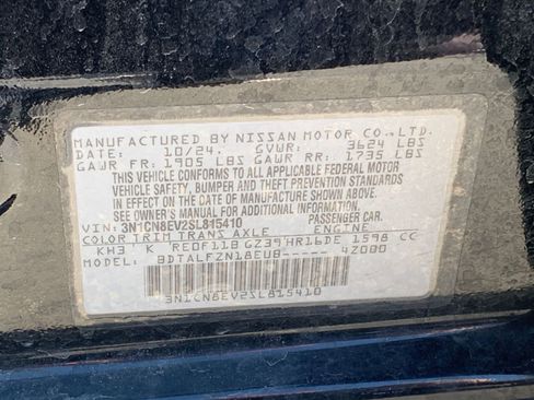 Used 2025 Nissan Versa SV image 28