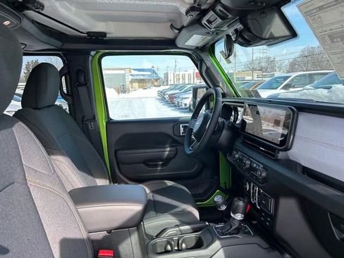 New 2025 Jeep Gladiator Sport image 31