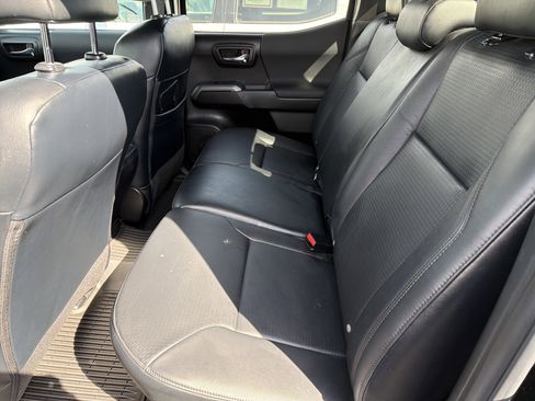 Used 2023 Toyota Tacoma TRD Off-Road w/ TRD Premium Off Road Package image 26