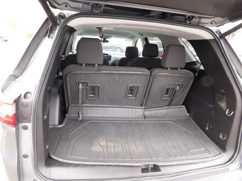 Used 2020 Chevrolet Traverse LT image 7
