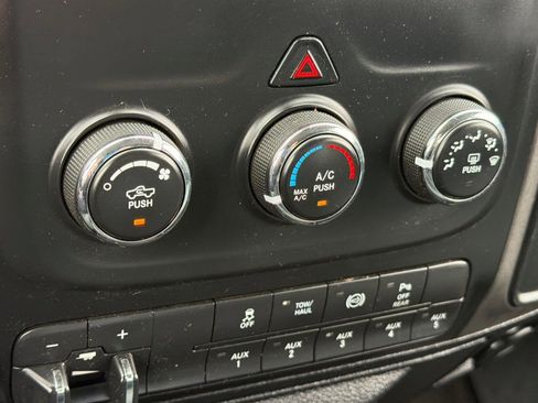 Used 2017 RAM 3500 Tradesman w/ Chrome Appearance Group AWD/4WD image 20