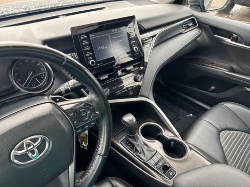 Used 2023 Toyota Camry SE image 19