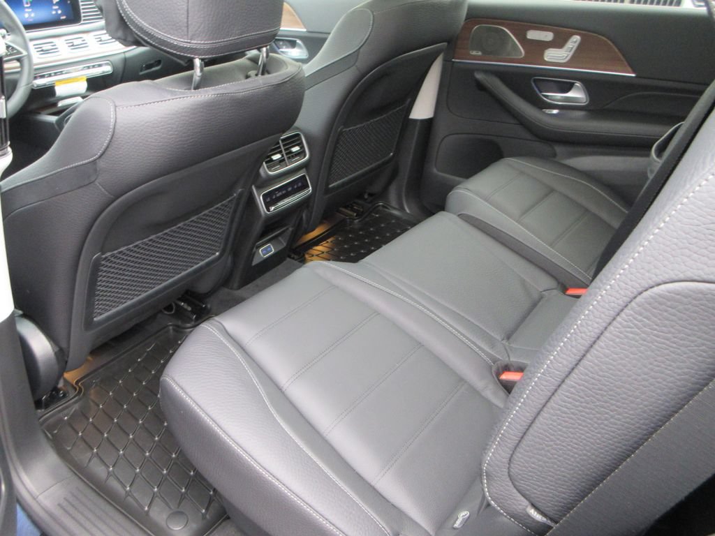 New 2026 Mercedes-Benz GLS 450 4MATIC image 5