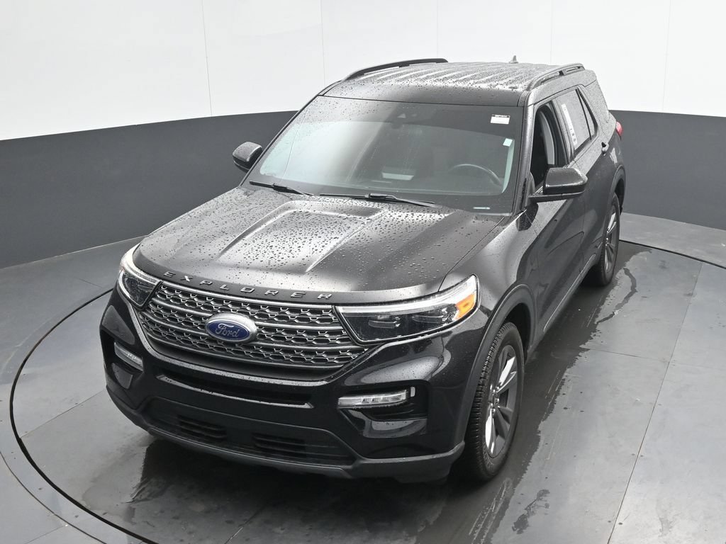 Used 2022 Ford Explorer XLT w/ Equipment Group 202A AWD/4WD image 38