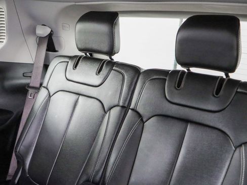 Used 2023 Jeep Grand Cherokee L Limited w/ Rear Seat Video Group I image 26