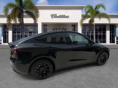 Used 2024 Tesla Model Y Long Range RWD image 15