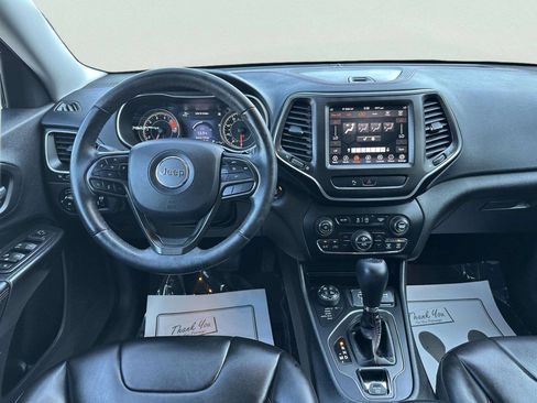 Used 2019 Jeep Cherokee Trailhawk w/ Cold Weather Group AWD/4WD image 18