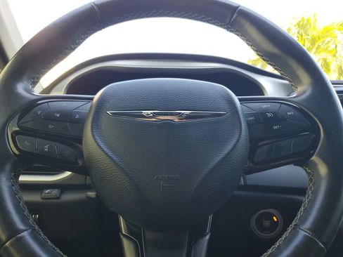 Used 2020 Chrysler Pacifica Touring w/ S Appearance Package image 21