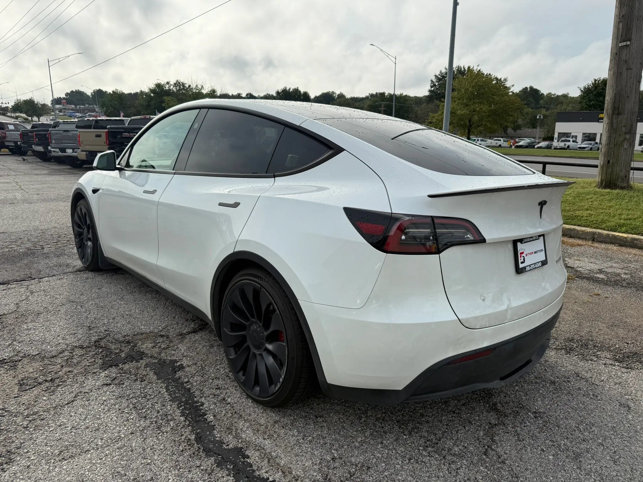 Used 2023 Tesla Model Y Performance AWD/4WD image 3