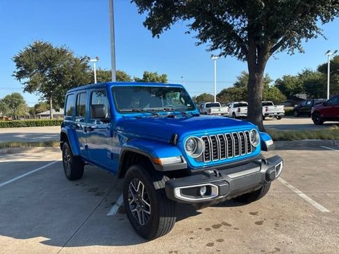 Used 2025 Jeep Wrangler Unlimited Sahara AWD/4WD image 1