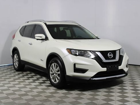 Used 2017 Nissan Rogue SV w/ HEV Premium Package FWD image 29