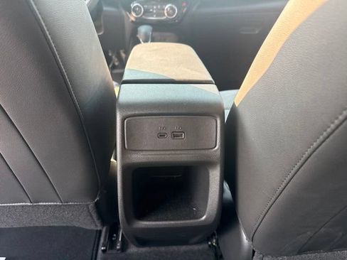 Used 2025 Chevrolet Trax LT FWD image 29