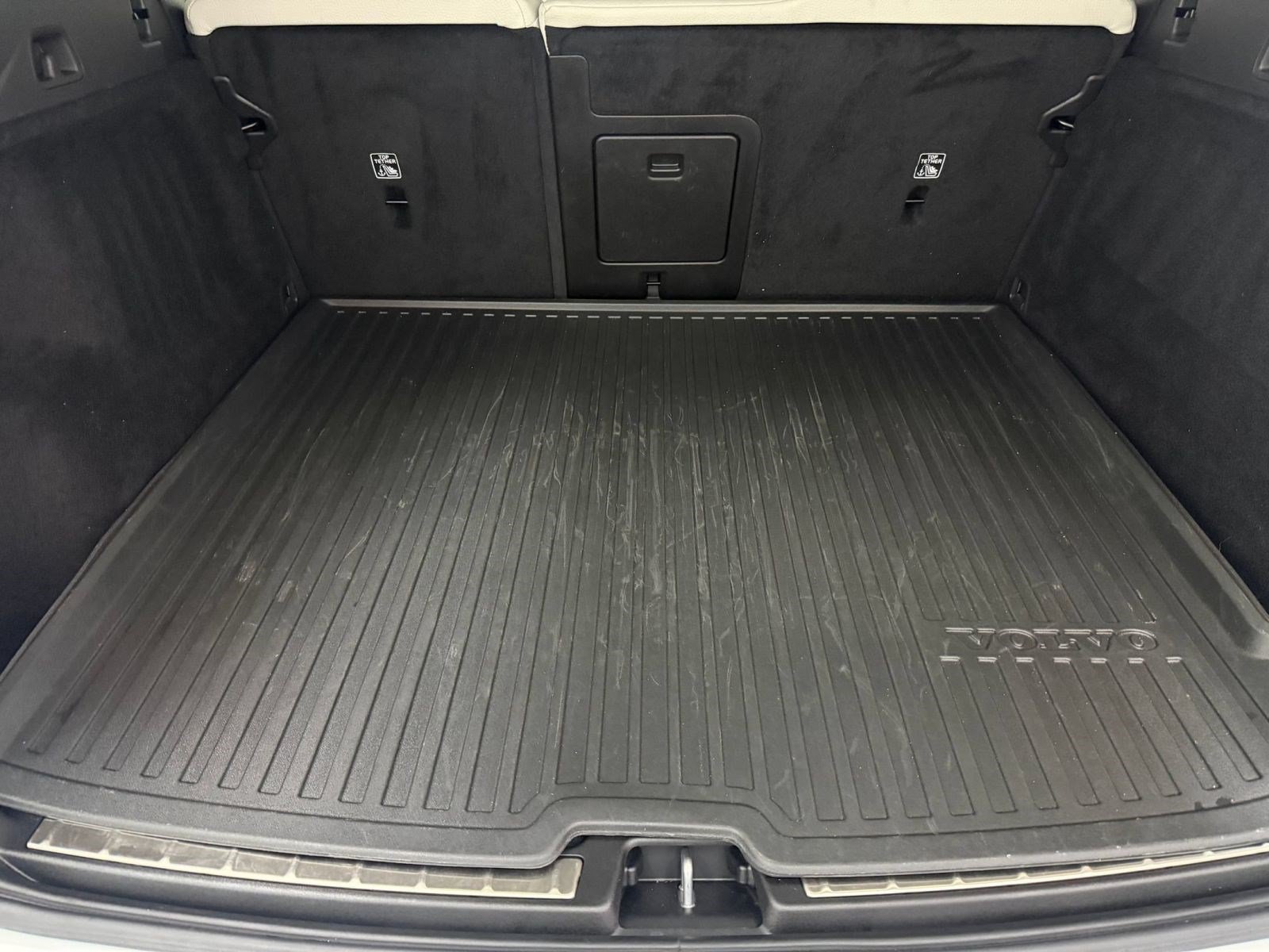 Used 2022 Volvo XC60 B5 Momentum FWD image 22