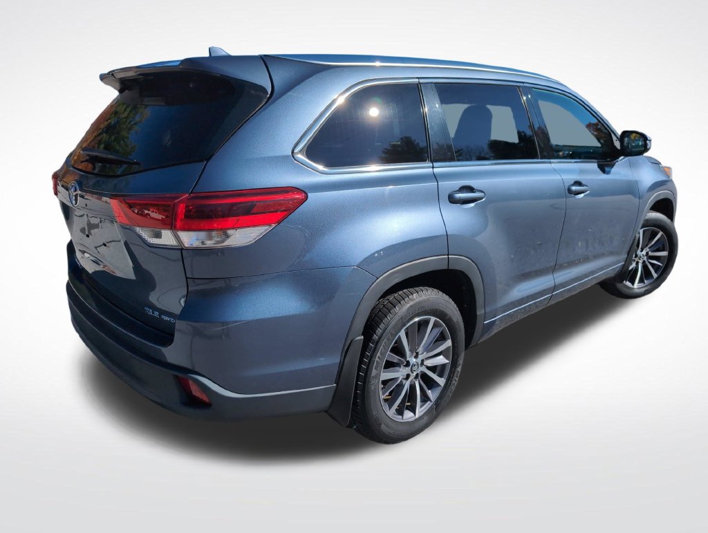 Used 2018 Toyota Highlander XLE AWD/4WD image 6