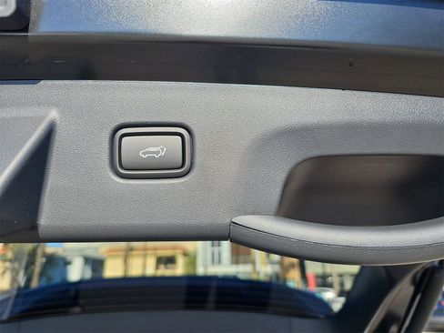 New 2025 Hyundai Tucson Limited image 13