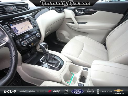 Used 2018 Nissan Rogue Sport SL w/ SL Premium Package image 20