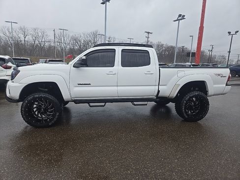 Used 2013 Toyota Tacoma 4x4 Double Cab w/ TRD Sport Pkg image 4