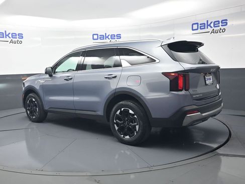 Certified 2025 Kia Sorento S AWD/4WD image 6